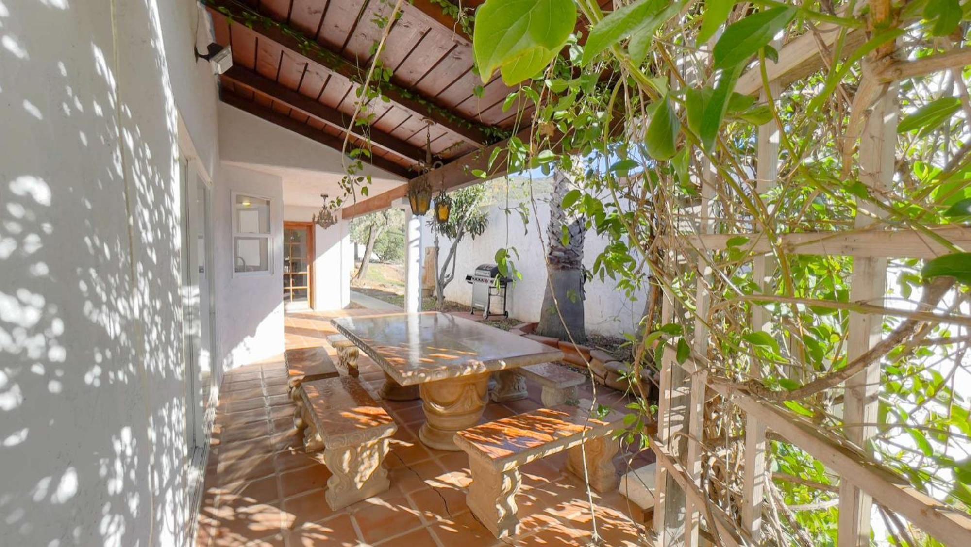 Private Home On 10 Acres - Heated Salt Pool & Jacuzzi, Mountain & City Views, Horseshoes, Basketball, Bbq, Golf Putting, Foosball, Croquet, Bose Stereo, White Cotton Bedding - Hilltop Hacienda, Pool Heat Optional Jamul Exterior photo
